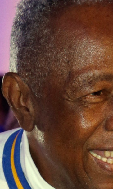 Film shows racism Hank Aaron faced during career